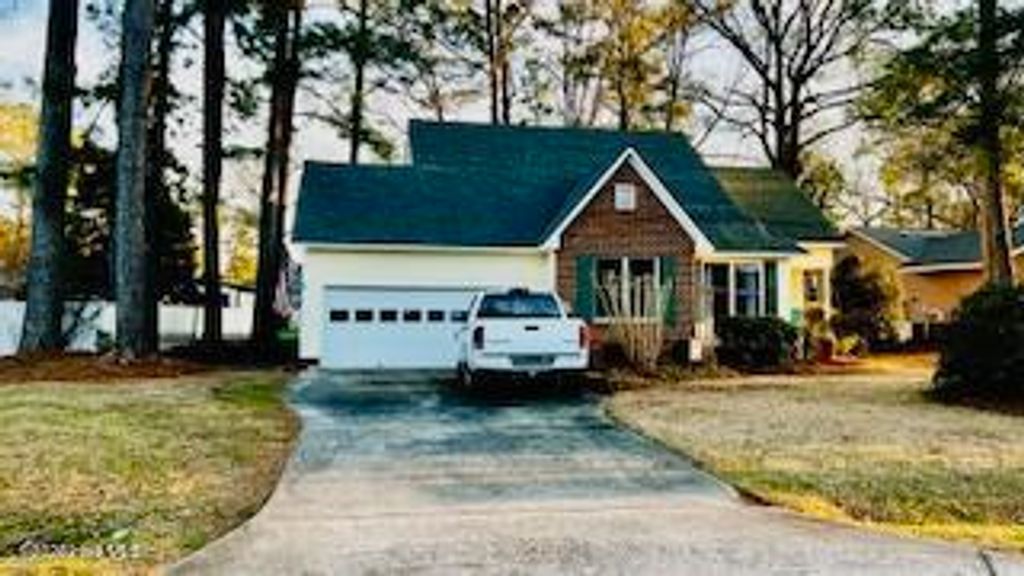 Photo of 813 Plantation Drive, New Bern, NC 28562 (MLS # 100550290)