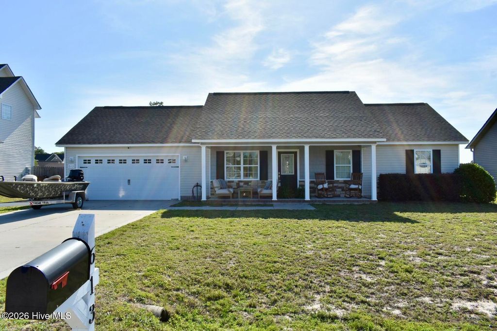 Photo of 613 Parsley Drive, Hubert, NC 28539 (MLS # 100575951)