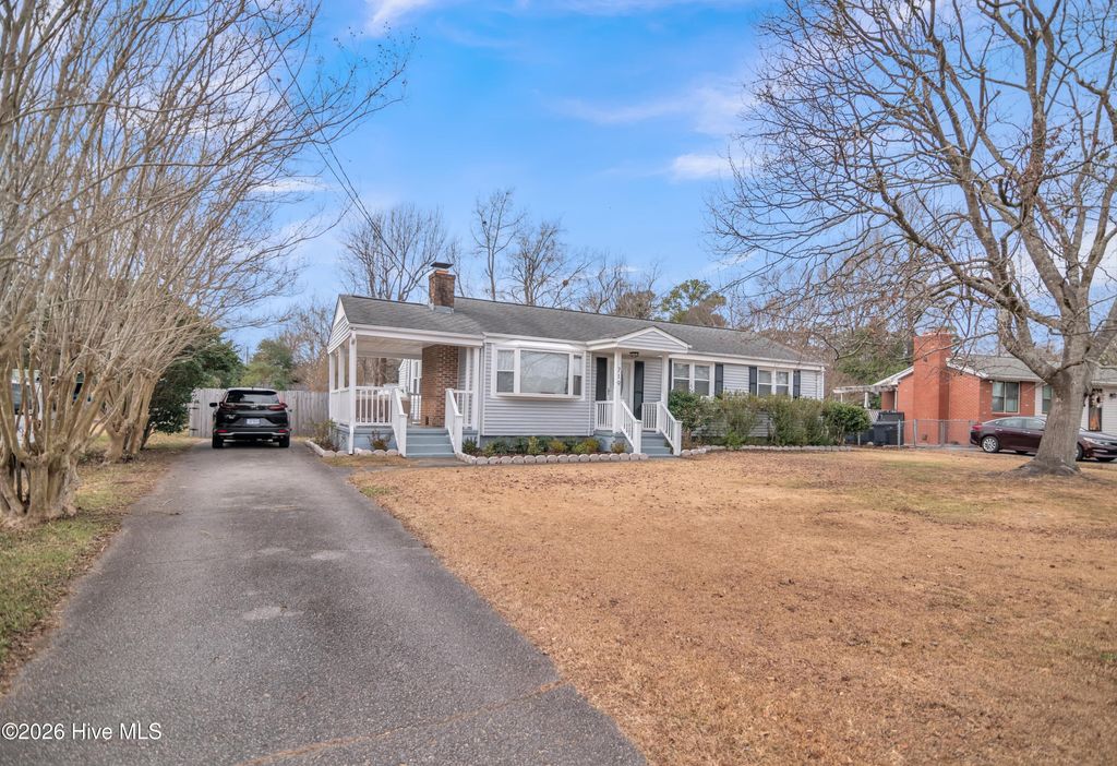 Photo of 719 Page Drive, Jacksonville, NC 28540 (MLS # 100547879)