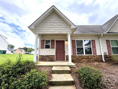 Homes For Sale - 161 Bridgewater Circle<br/> Athens, GA 30601