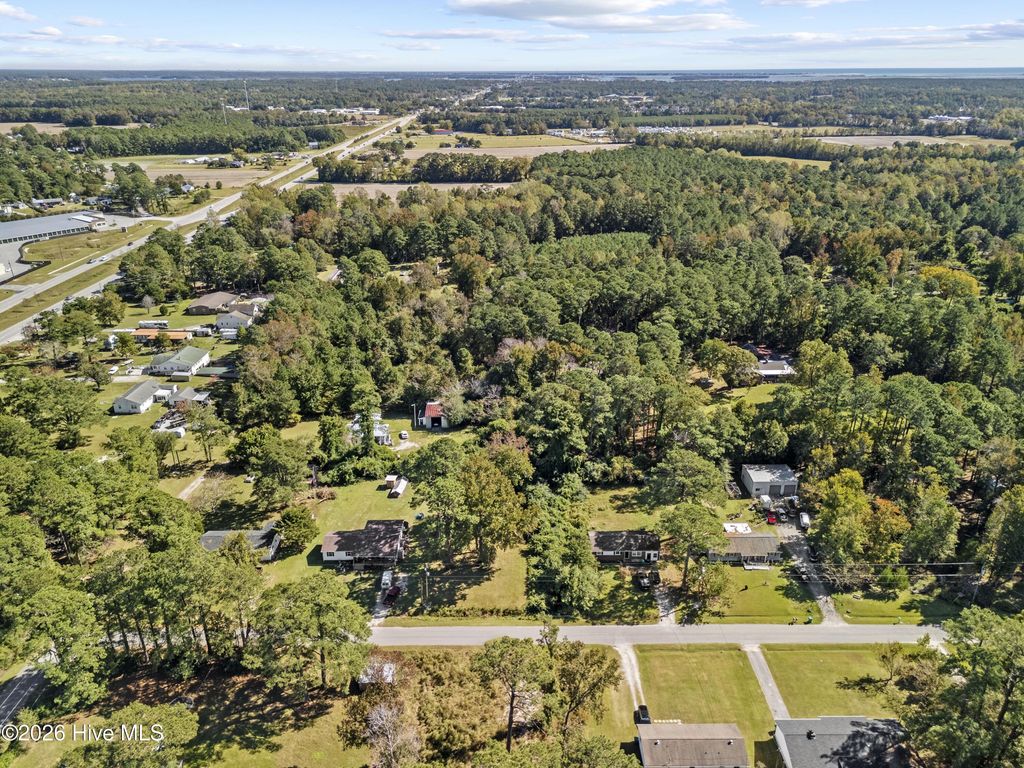Photo of 105 Kings Parkway, Hubert, NC 28539 (MLS # 100577765)