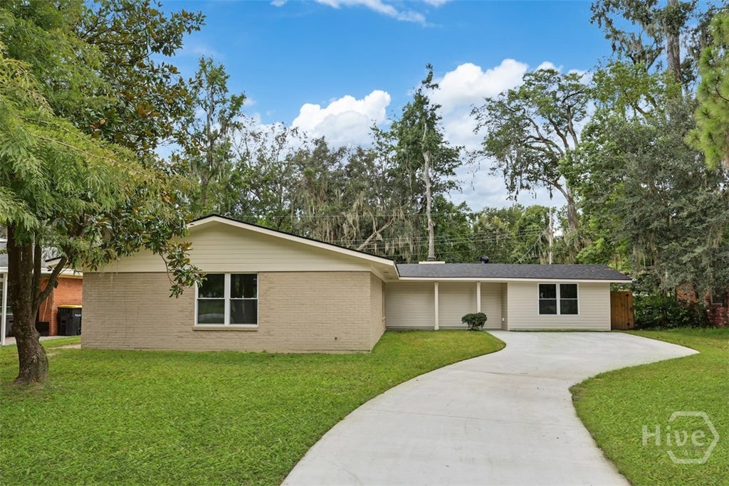 Photo of 605 Lee Blvd BLVD, Savannah, GA 31405 (MLS # SA365240)