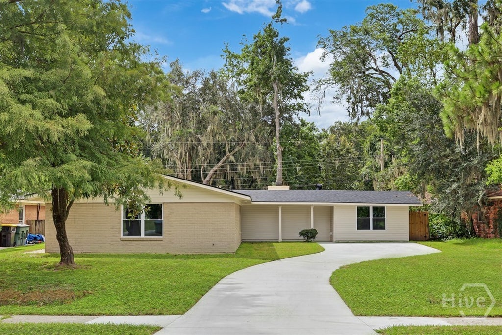 Photo of 605 Lee Blvd BLVD, Savannah, GA 31405 (MLS # SA365240)