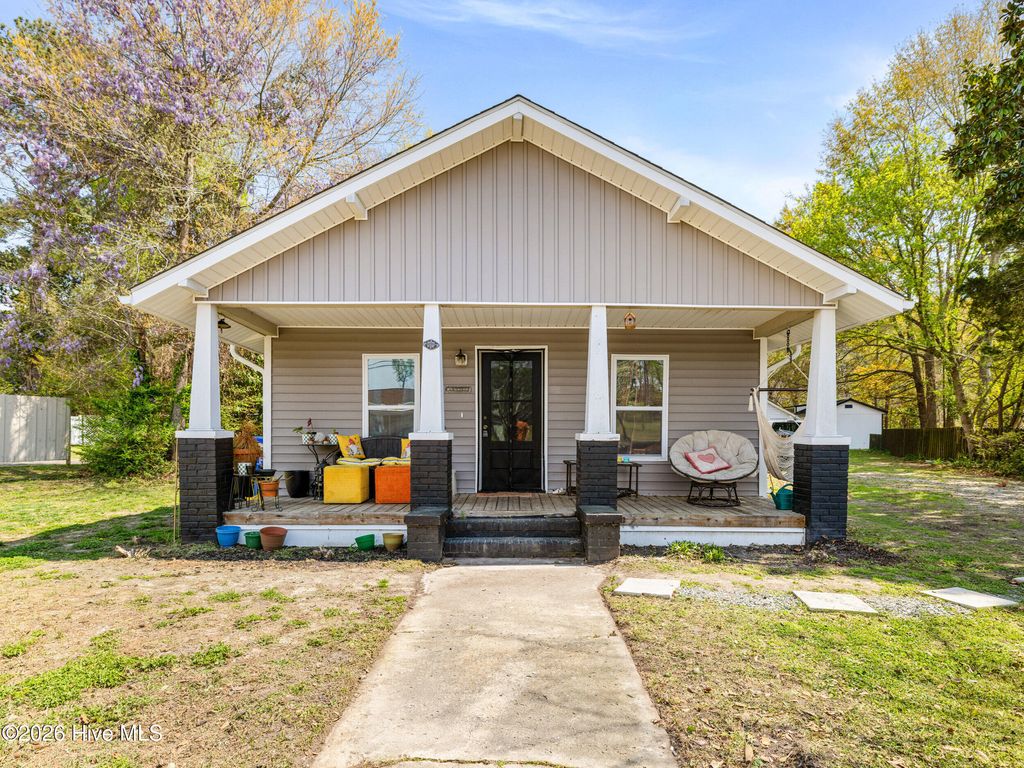 Photo of 410 N Timberly Lane, Burgaw, NC 28425 (MLS # 100563140)