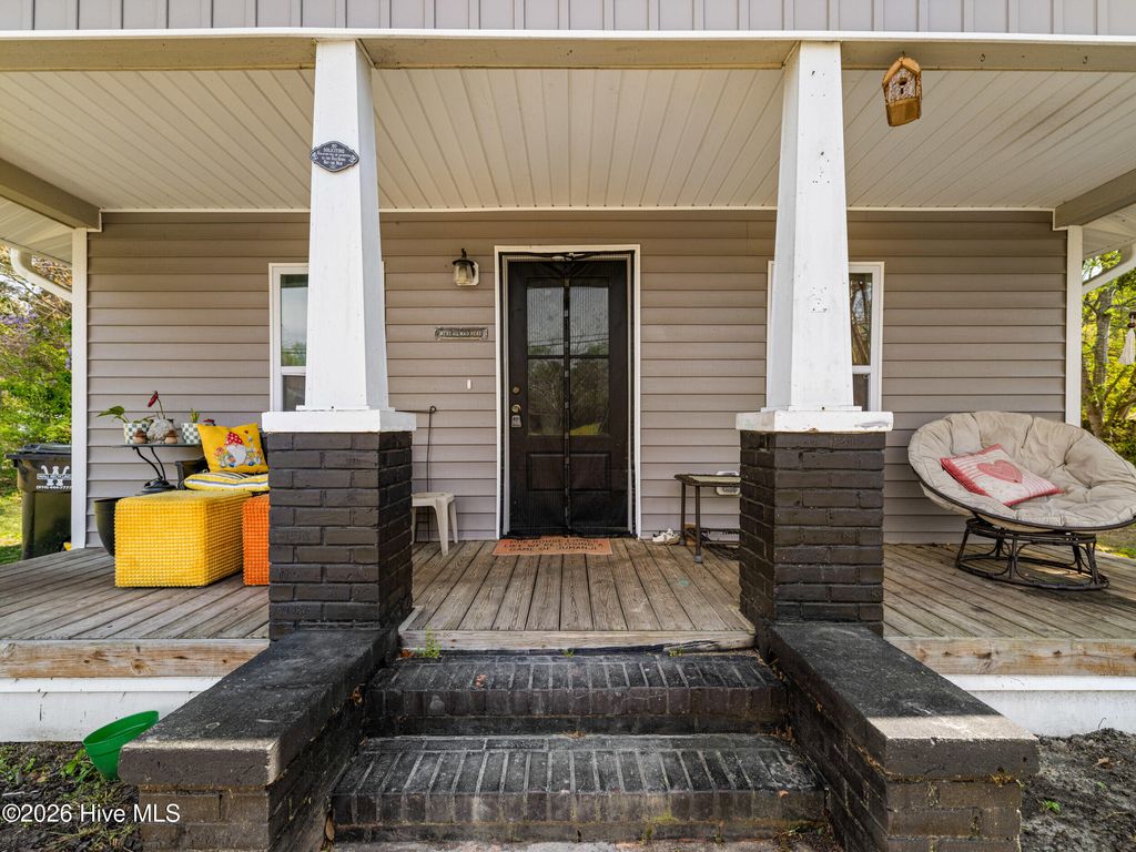 Photo of 410 N Timberly Lane, Burgaw, NC 28425 (MLS # 100563140)