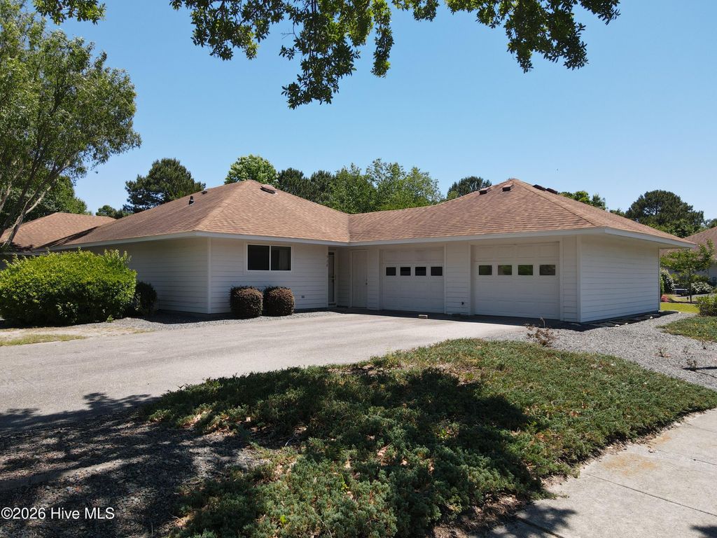 Photo of 928 Summerlin Falls Court, Wilmington, NC 28412 (MLS # 100574716)