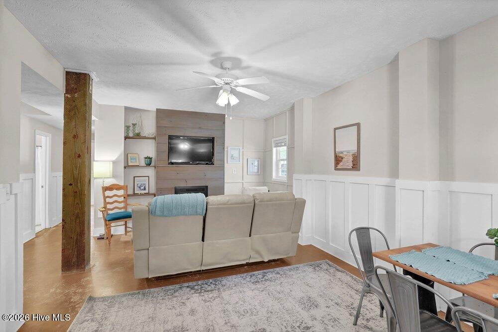 8007 8th Street