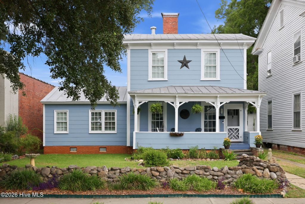 Photo of 122 E 2nd Street, Washington, NC 27889 (MLS # 100590971)