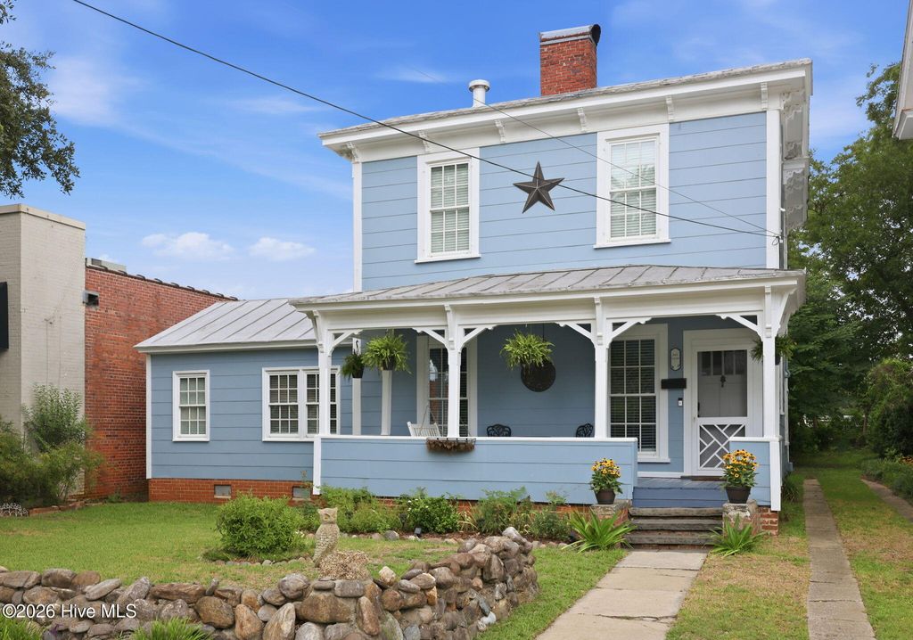 Photo of 122 E 2nd Street, Washington, NC 27889 (MLS # 100590971)