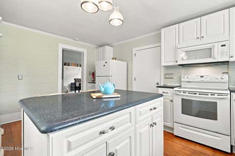 Tiny photo for 122 E 2nd Street, Washington, NC 27889 (MLS # 100590971)