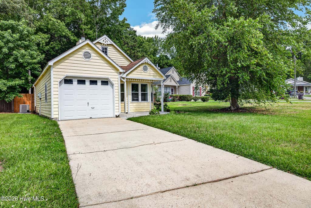 Photo of 123 Basswood Court, Jacksonville, NC 28546 (MLS # 100580891)