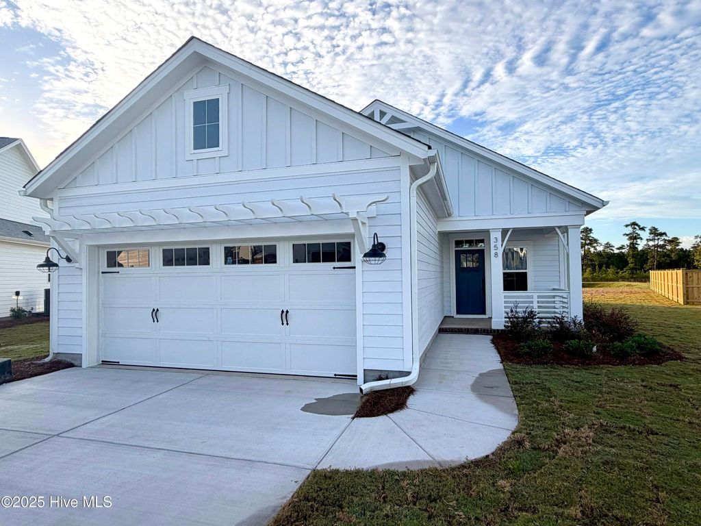 Photo of 358 Bluebird Lane, Hampstead, NC 28443 (MLS # 100493805)