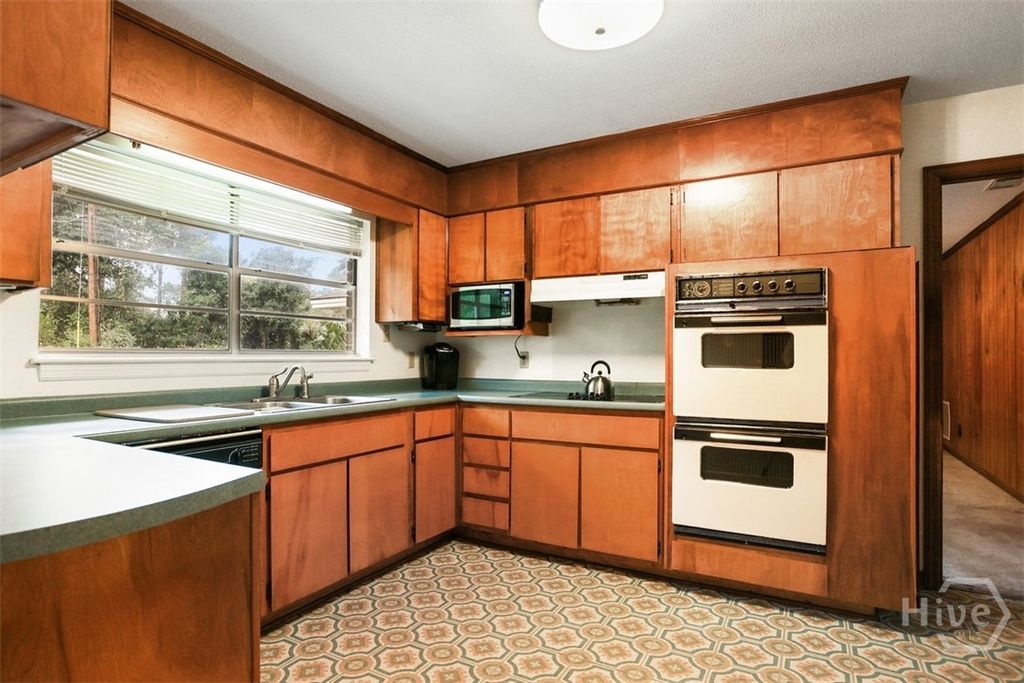 Photo of 1405 Bellview Drive, Savannah, GA 31406 (MLS # SA345123)