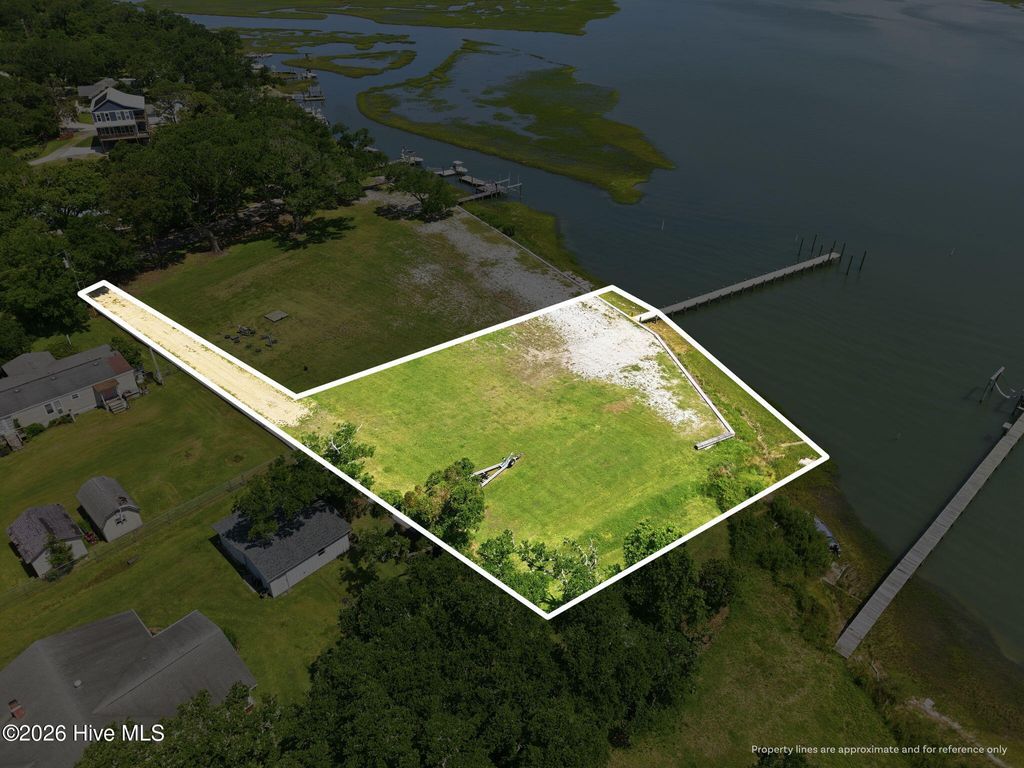 Photo of 184 Lennoxville Point Road, Beaufort, NC 28516 (MLS # 100586519)