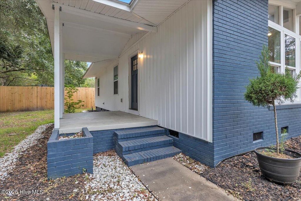 Photo of 5302 Autumn Drive, Wilmington, NC 28409 (MLS # 100545408)