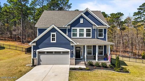 Homes For Sale - 980 W Hedgelawn Way<br/> Southern Pines, NC 28387