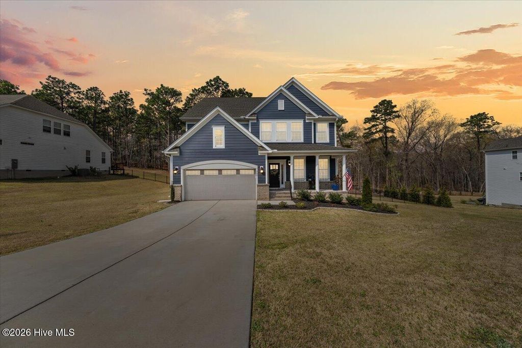 Photo of 980 W Hedgelawn Way, Southern Pines, NC 28387 (MLS # 100564324)