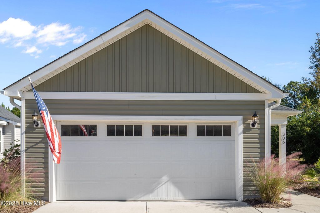 Photo of 306 Long Pond Drive, Sneads Ferry, NC 28460 (MLS # 100536269)