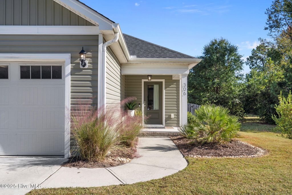 Photo of 306 Long Pond Drive, Sneads Ferry, NC 28460 (MLS # 100536269)