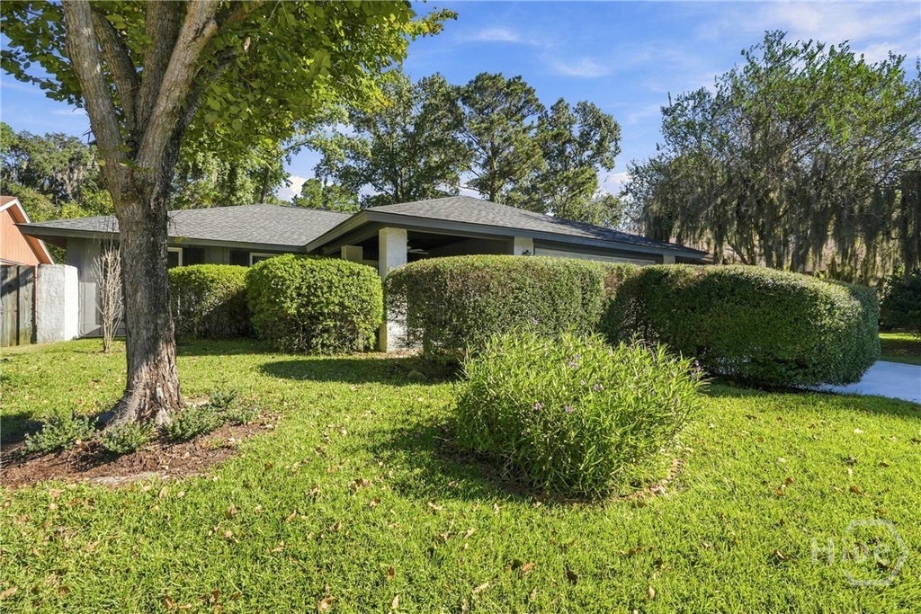 Photo of 10 Chantilly Court, Savannah, GA 31419 (MLS # SA367230)