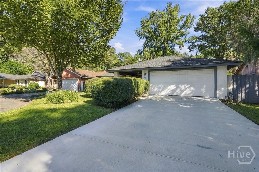 Photo of 10 Chantilly Court, Savannah, GA 31419 (MLS # SA367230)