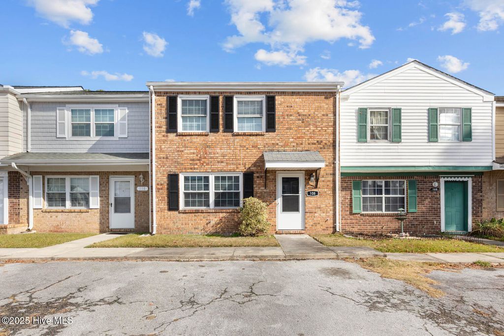 Photo of 108 Villa Drive, Jacksonville, NC 28546 (MLS # 100544818)