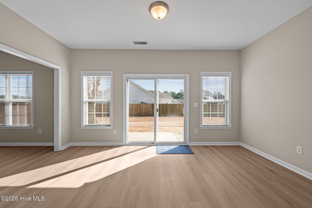 Photo of 102 Blackheath Drive, New Bern, NC 28560 (MLS # 100552794)