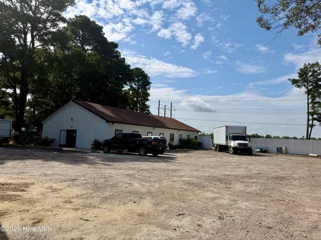 211 Shortcut Road, photo 3 of 17