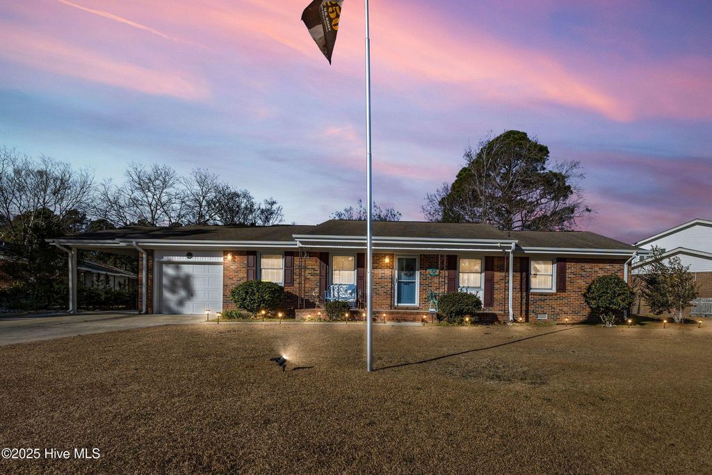 Photo of 603 Oakwood Avenue, Jacksonville, NC 28546 (MLS # 100546474)