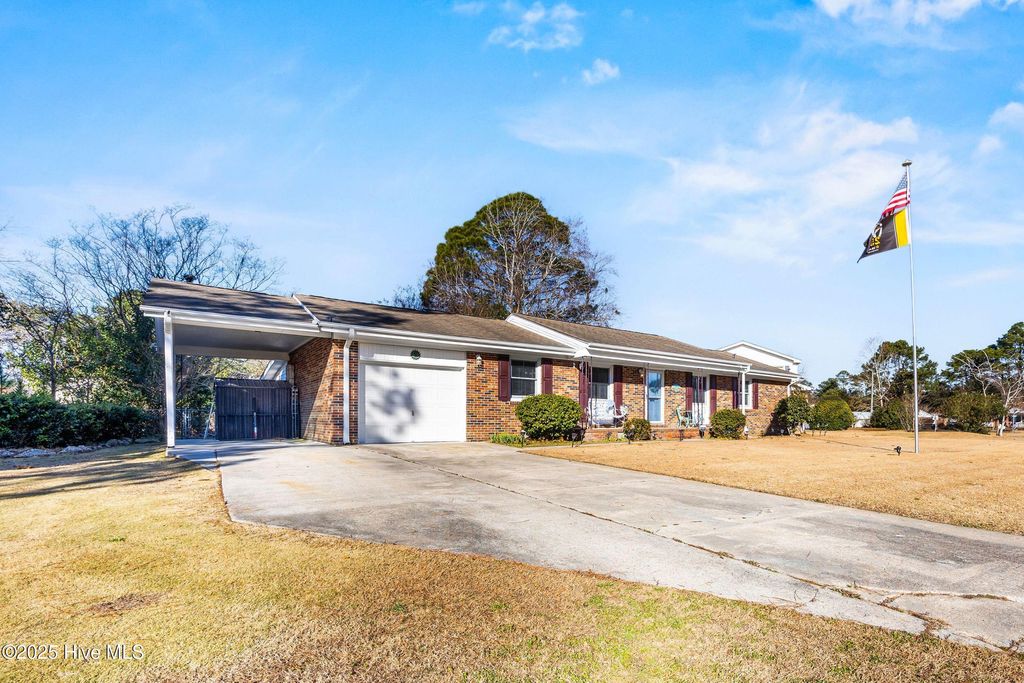 Photo of 603 Oakwood Avenue, Jacksonville, NC 28546 (MLS # 100546474)