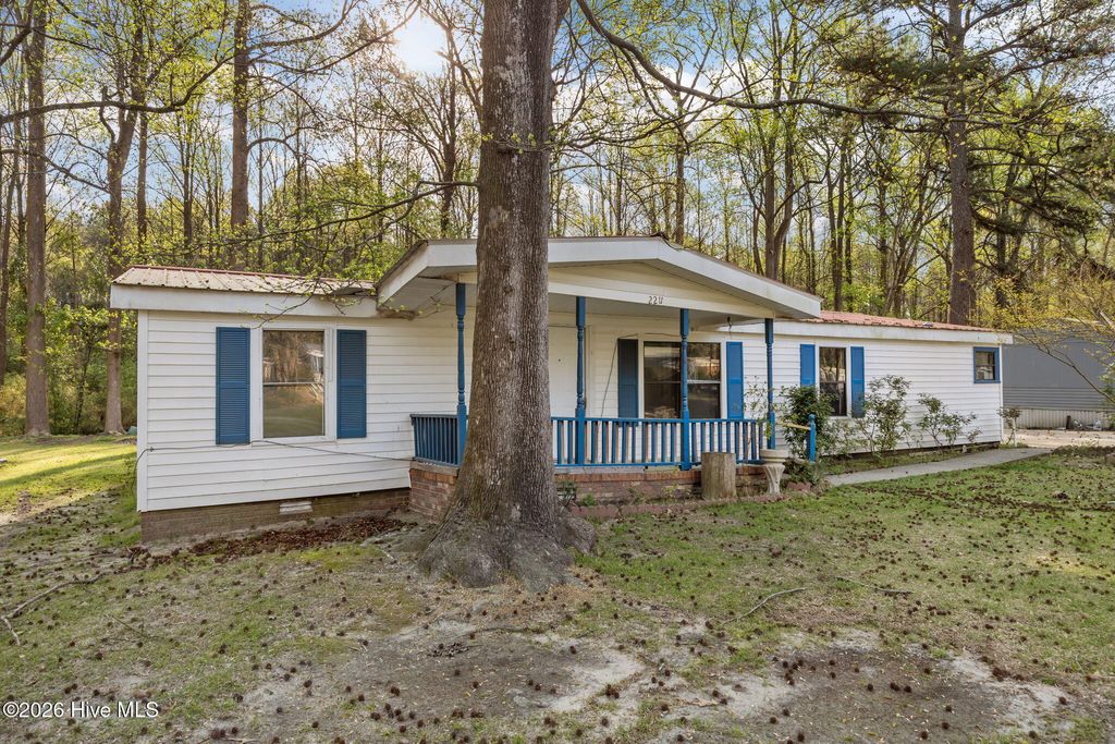 Photo of 2211 Beechnut Drive, Kinston, NC 28504 (MLS # 100563209)