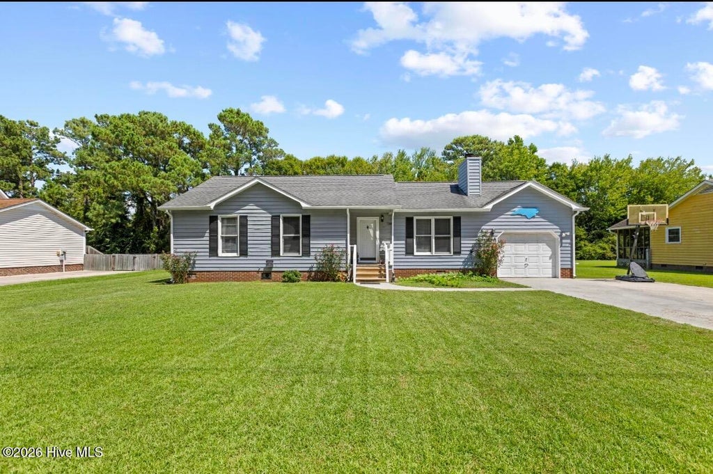 Photo of 129 Foster Creek Court, Swansboro, NC 28584 (MLS # 100601324)