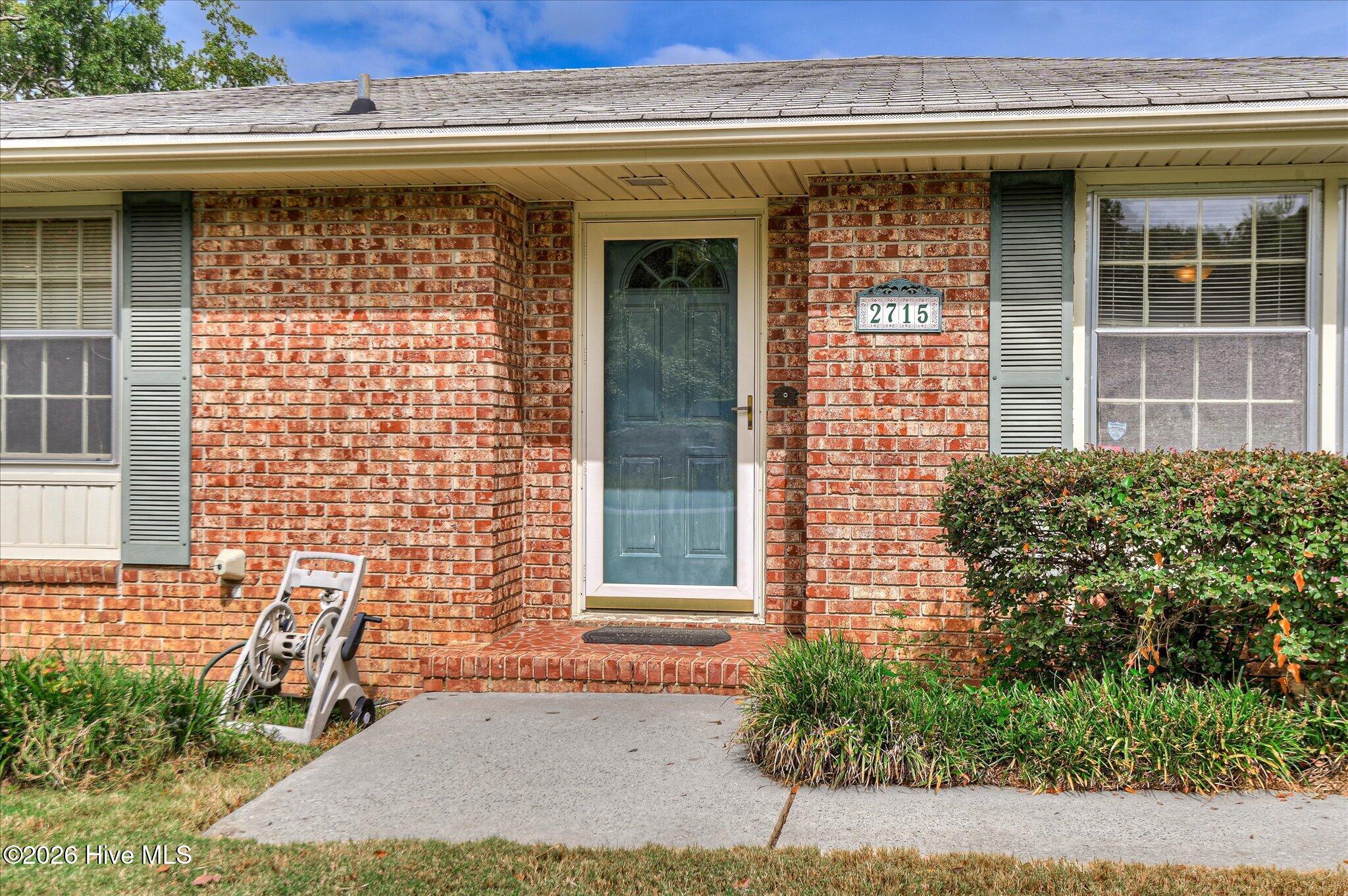 2715 Rosewood Drive