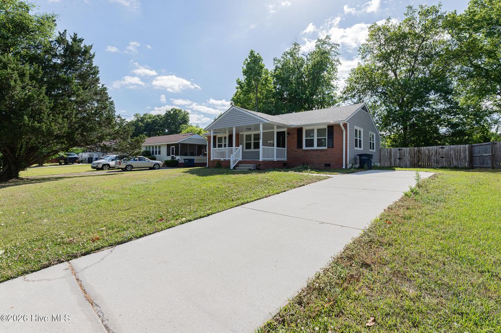 Photo of 1009 River Street, Jacksonville, NC (MLS # 100573088)