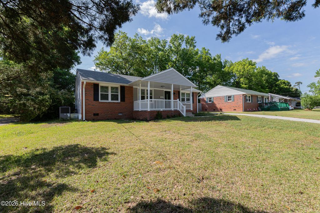 Photo of 1009 River Street, Jacksonville, NC (MLS # 100573088)