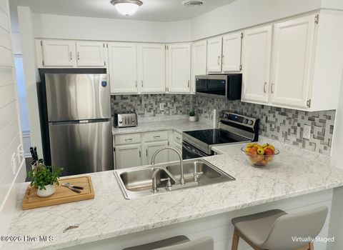 Tiny photo for 2702 S 17th Street #Apt A, Wilmington, NC 28412 (MLS # 100550476)