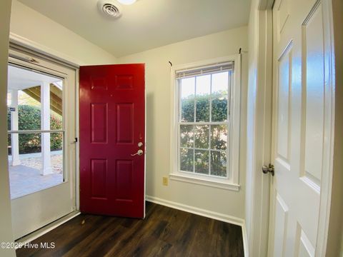 Tiny photo for 2702 S 17th Street #Apt A, Wilmington, NC 28412 (MLS # 100550476)