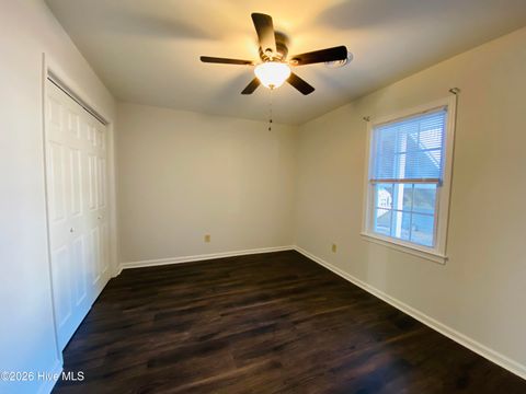 Tiny photo for 2702 S 17th Street #Apt A, Wilmington, NC 28412 (MLS # 100550476)