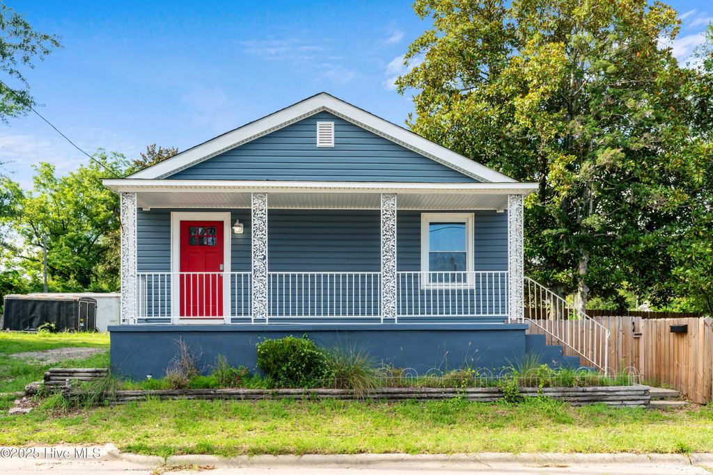 Photo of 917 Wooster Street, Wilmington, NC 28401 (MLS # 100551240)