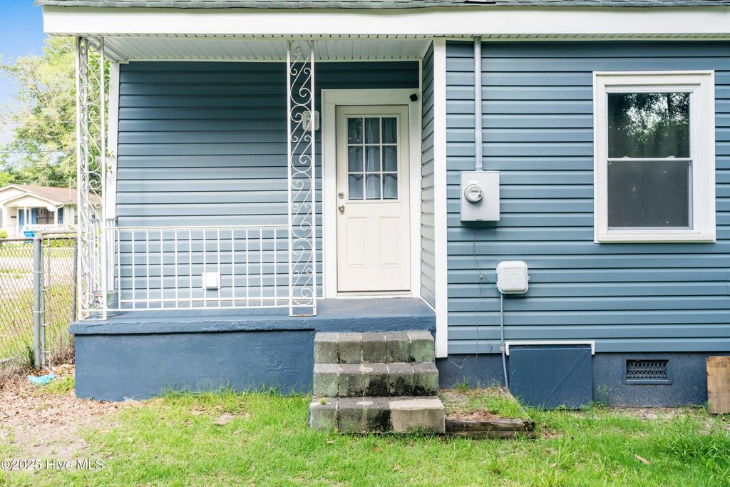 Photo of 917 Wooster Street, Wilmington, NC 28401 (MLS # 100551240)