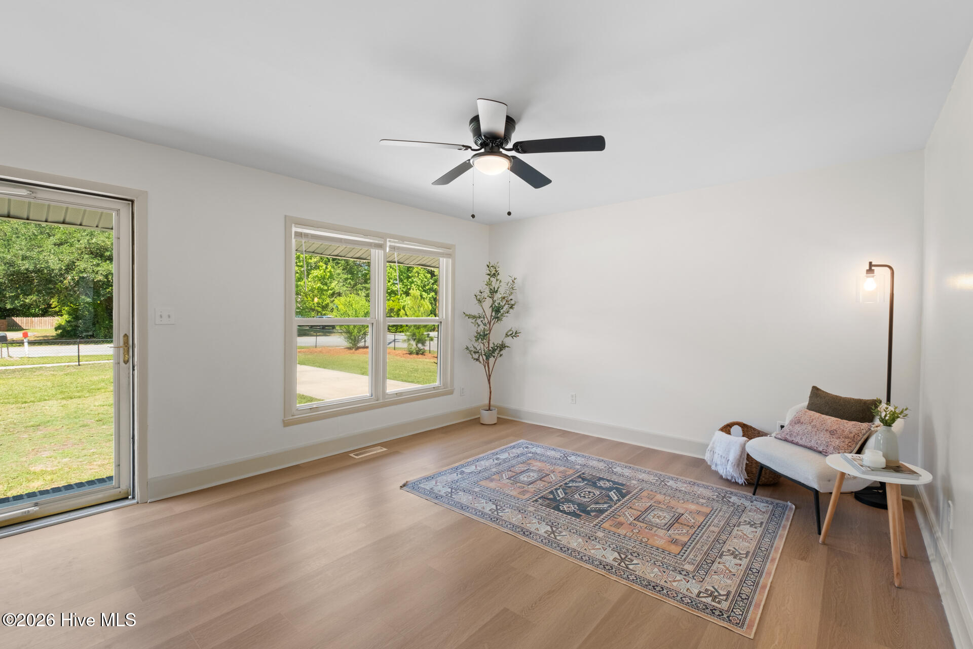 3521 Middle Sound Loop Road