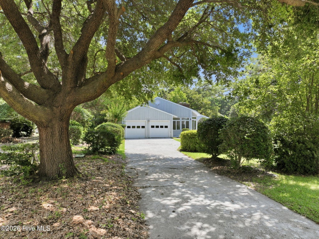 Photo of 110 Beechwood Drive, Morehead City, NC 28557 (MLS # 100604818)
