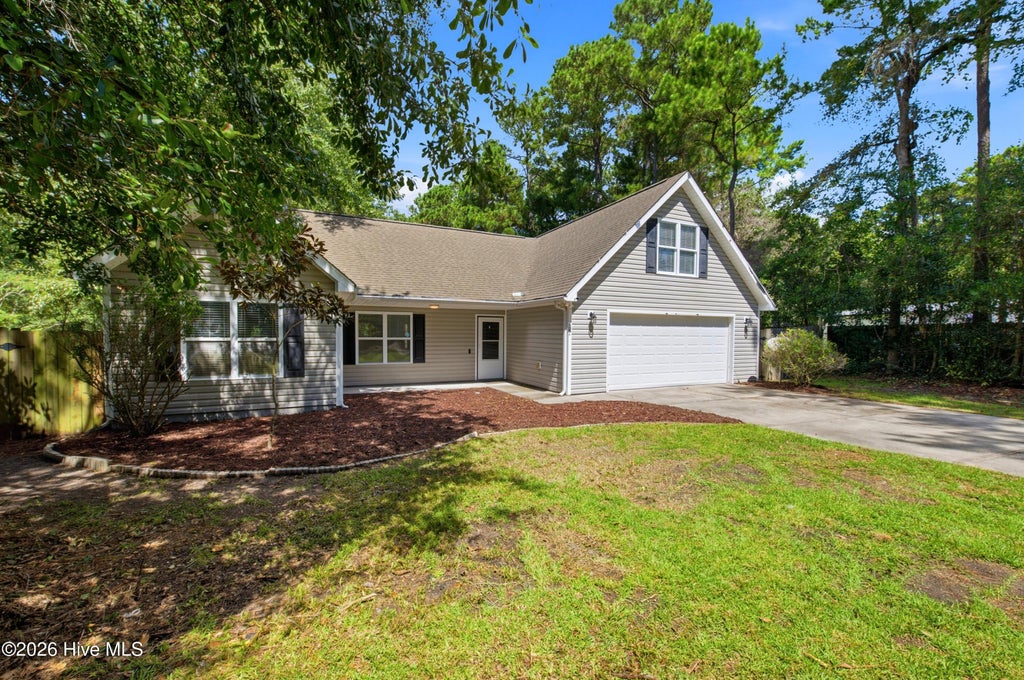 Photo of 122 Pond View Circle, Hampstead, NC 28443 (MLS # 100598243)