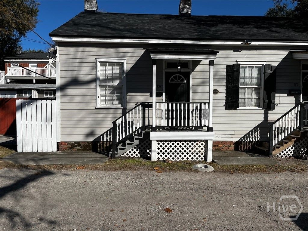 Photo of 524 E Gwinnett Lane, Savannah, GA 31401 (MLS # SA345551)