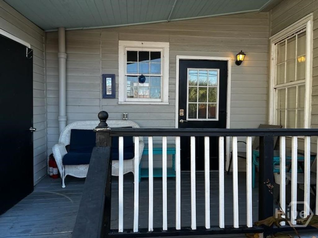 Photo of 524 E Gwinnett Lane, Savannah, GA 31401 (MLS # SA345551)