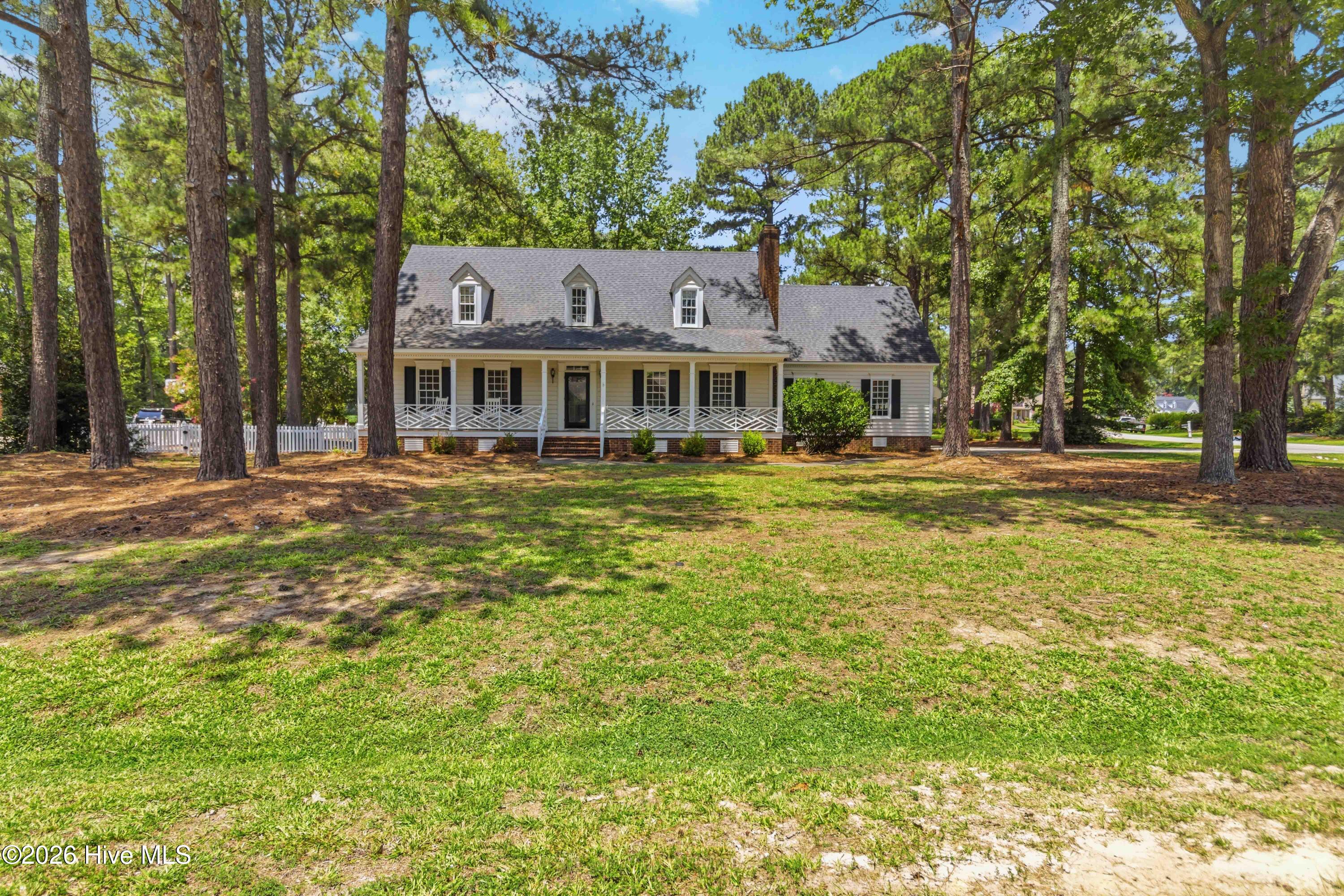 4926 Country Club Drive N