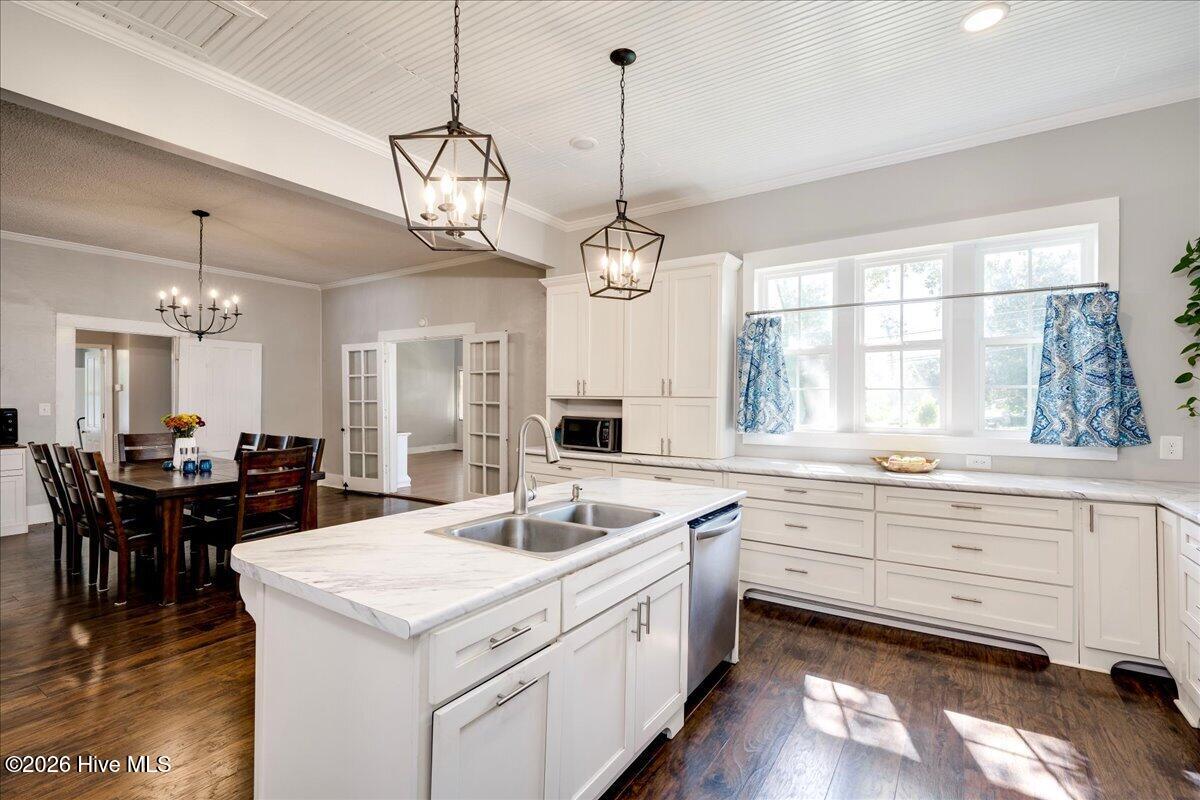 307 W 7th Street