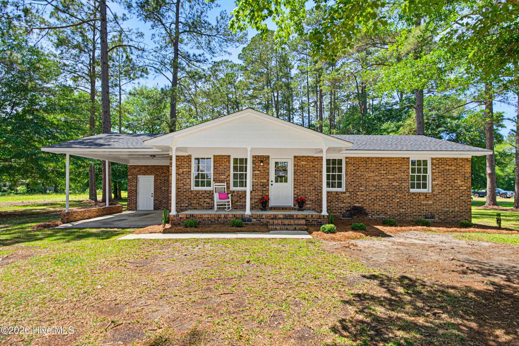 Photo of 401 Macedonia Church Road, Evergreen, NC 28438 (MLS # 100574314)