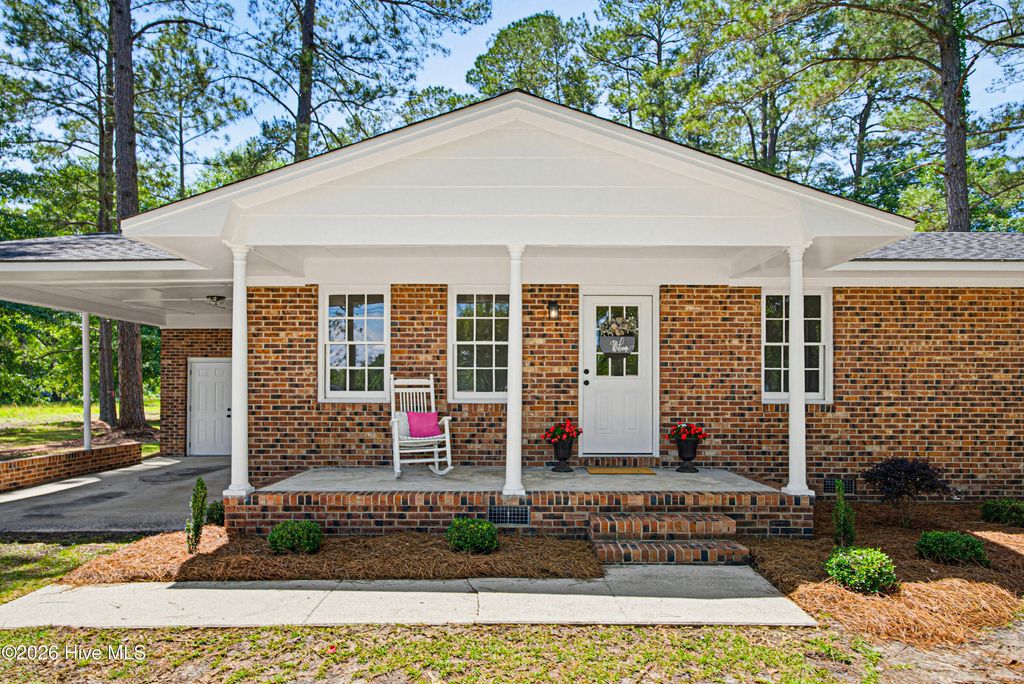 Photo of 401 Macedonia Church Road, Evergreen, NC 28438 (MLS # 100574314)