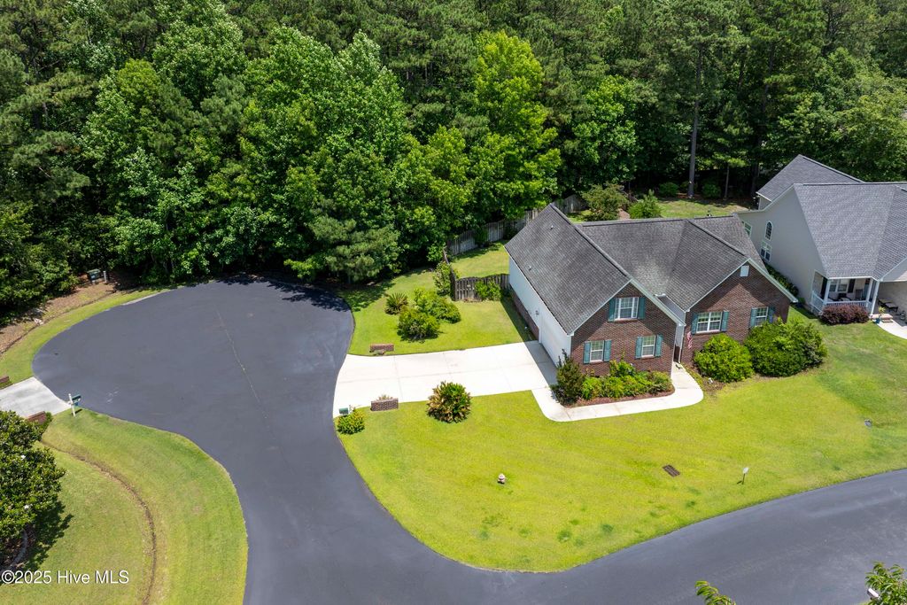 Photo of 300 Sea Urchin Cove, Sneads Ferry, NC 28460 (MLS # 100472919)